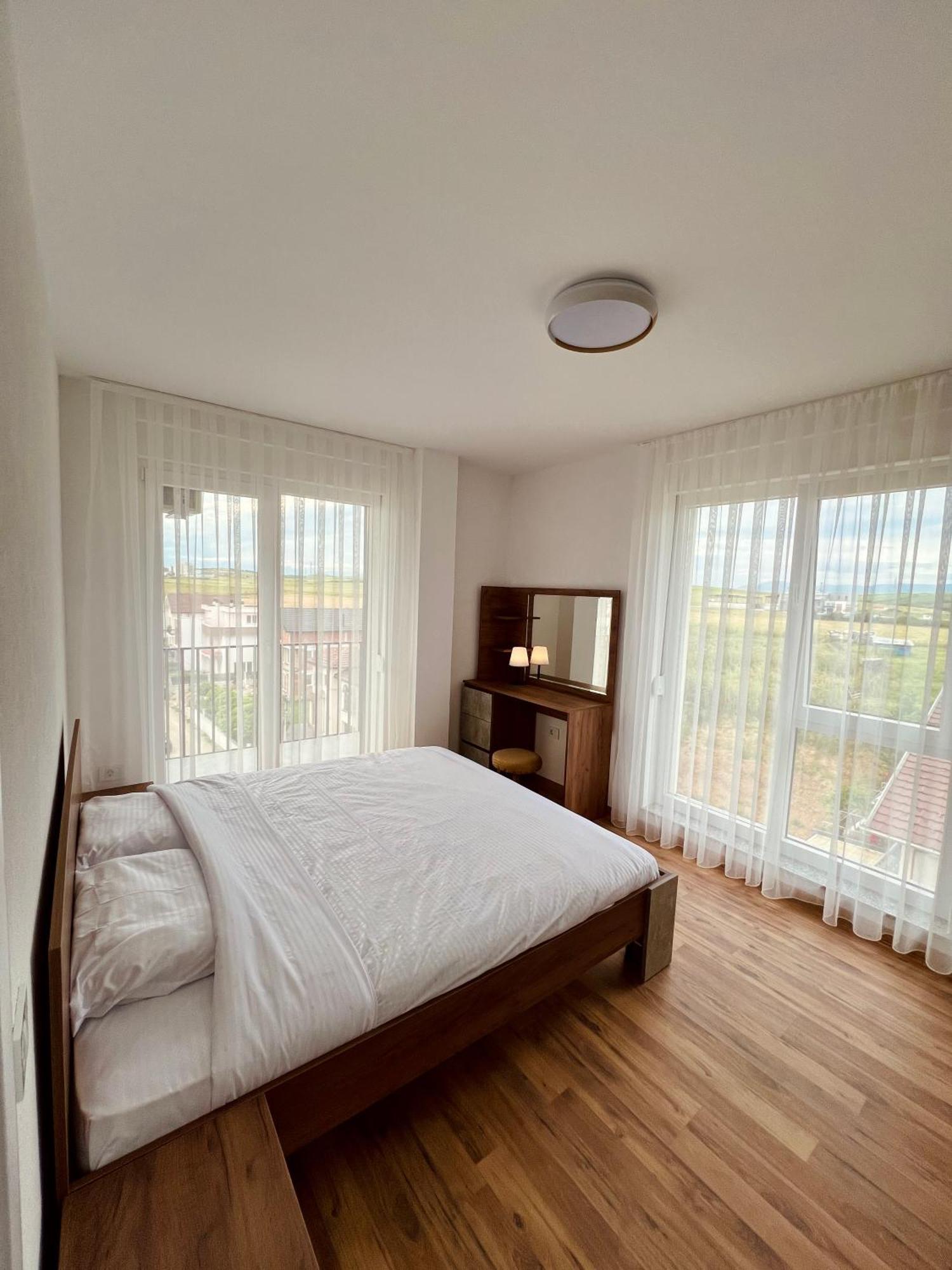 Holiday Apartments Gjakove エクステリア 写真
